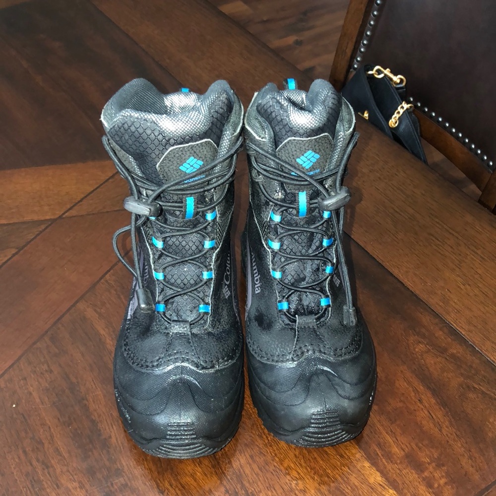 Columbia boys winter boots